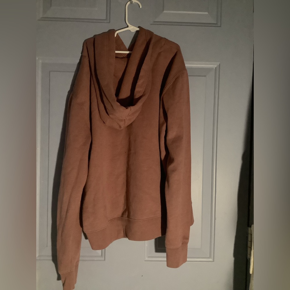 Size M - Picture 3 of 3